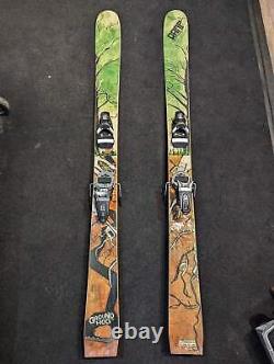 159cm Ramp Groundhog All Mountain Skis, Look Pivot Bindings