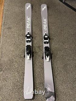 Peak skis with atomic bindings