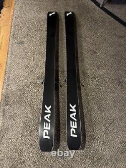 Peak skis with atomic bindings